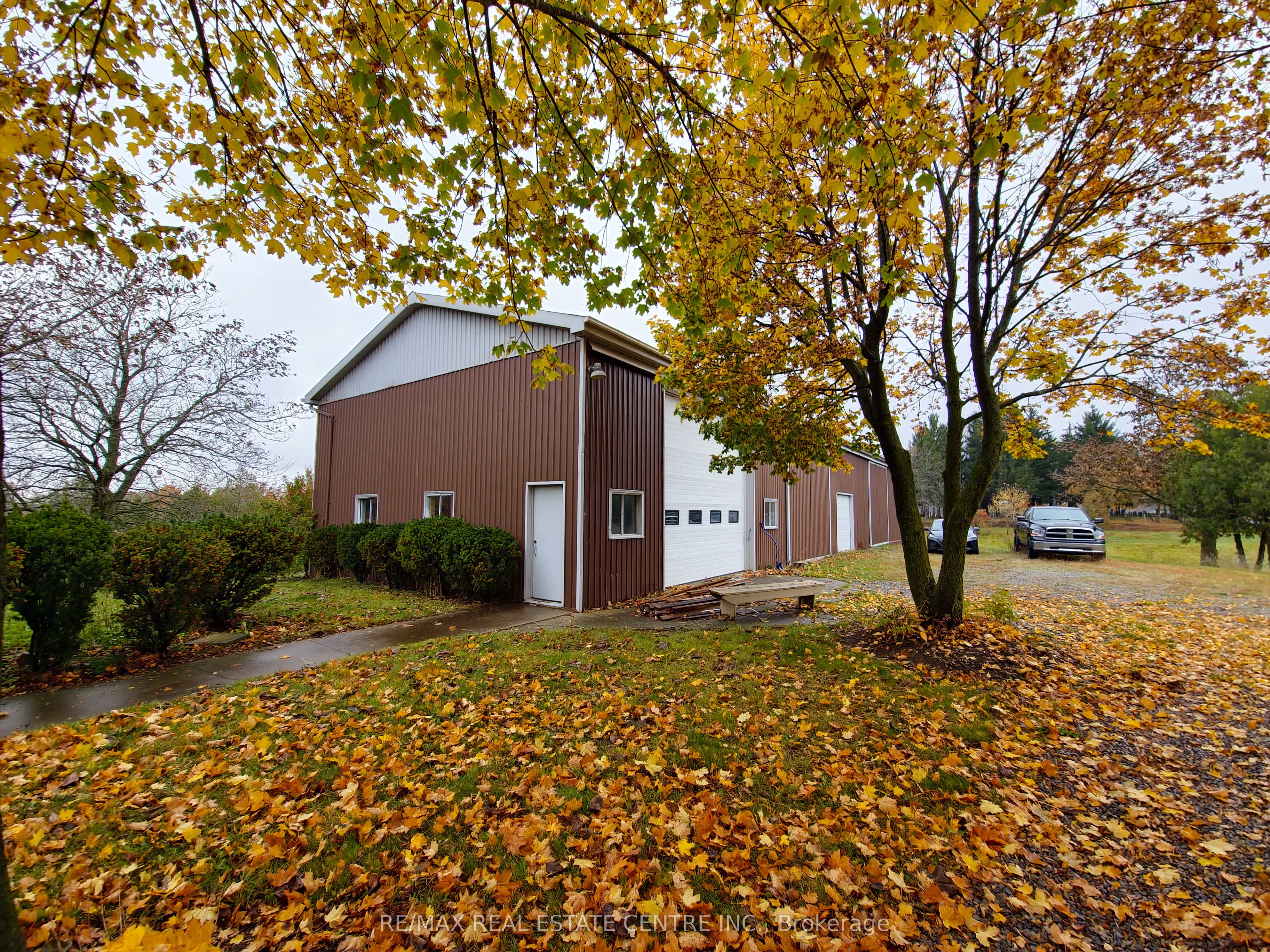 17 Cemetery Road Property Photo 29