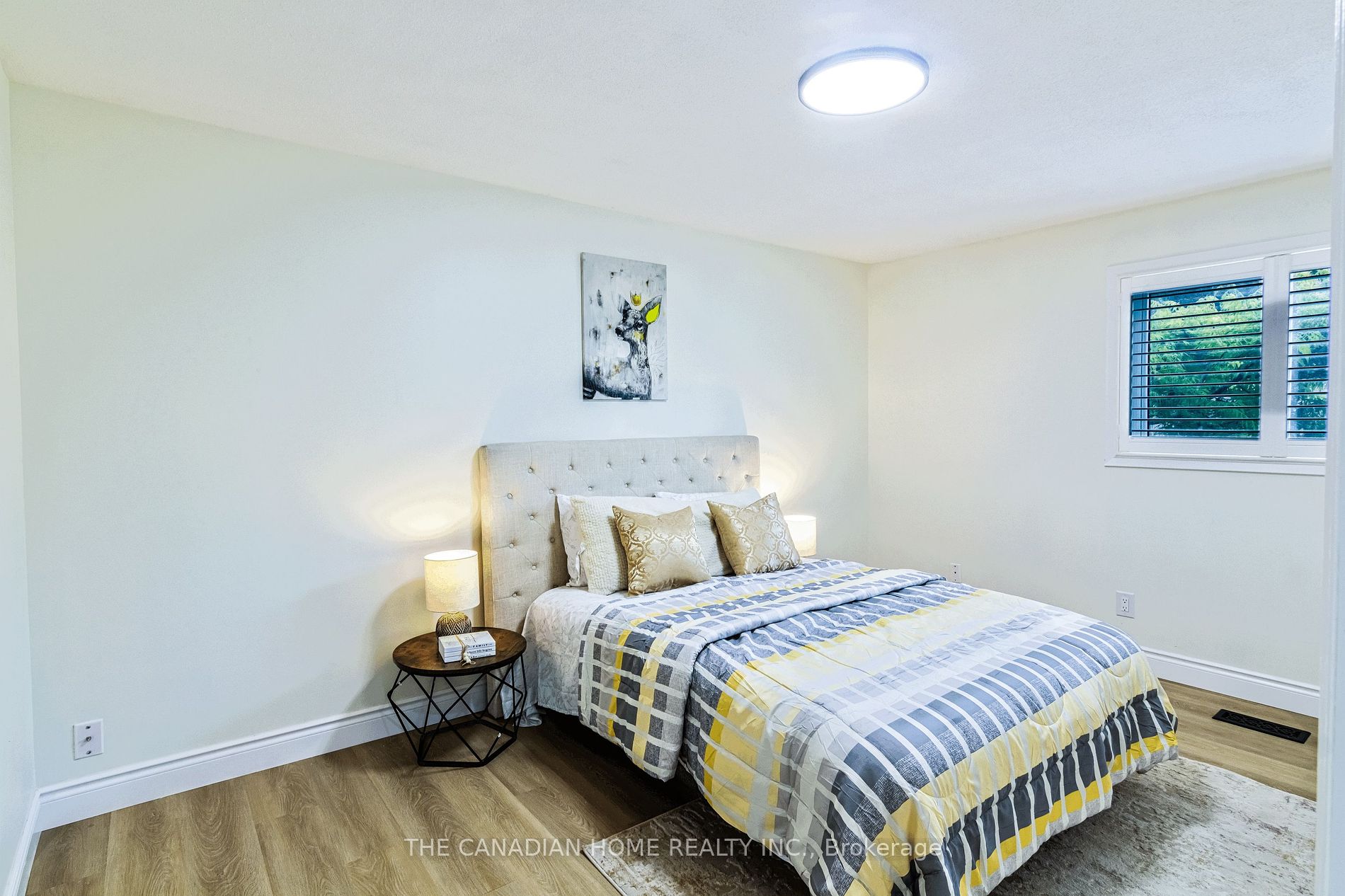 350 Boxbury Dr Property Photo 4