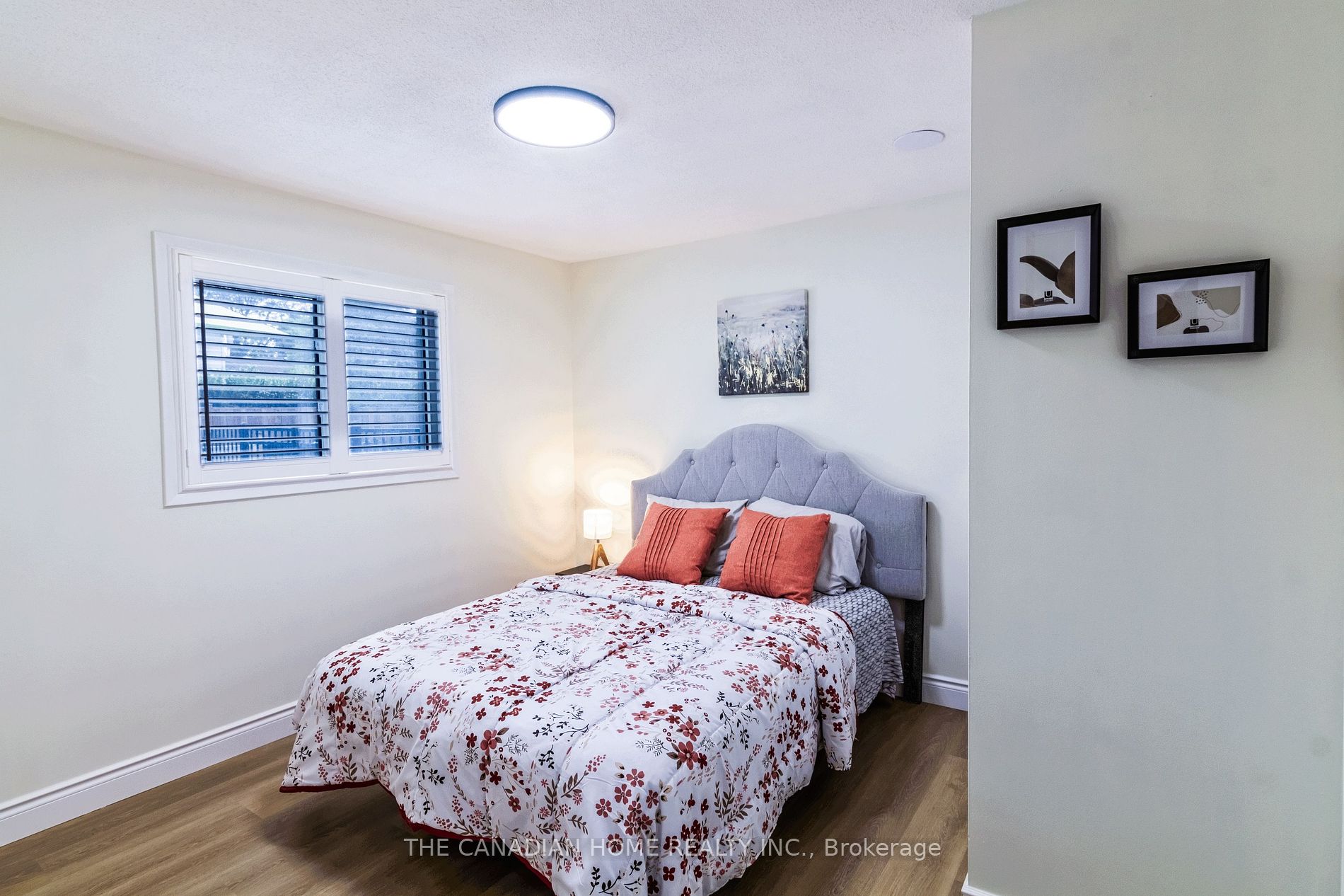 350 Boxbury Dr Property Photo 6