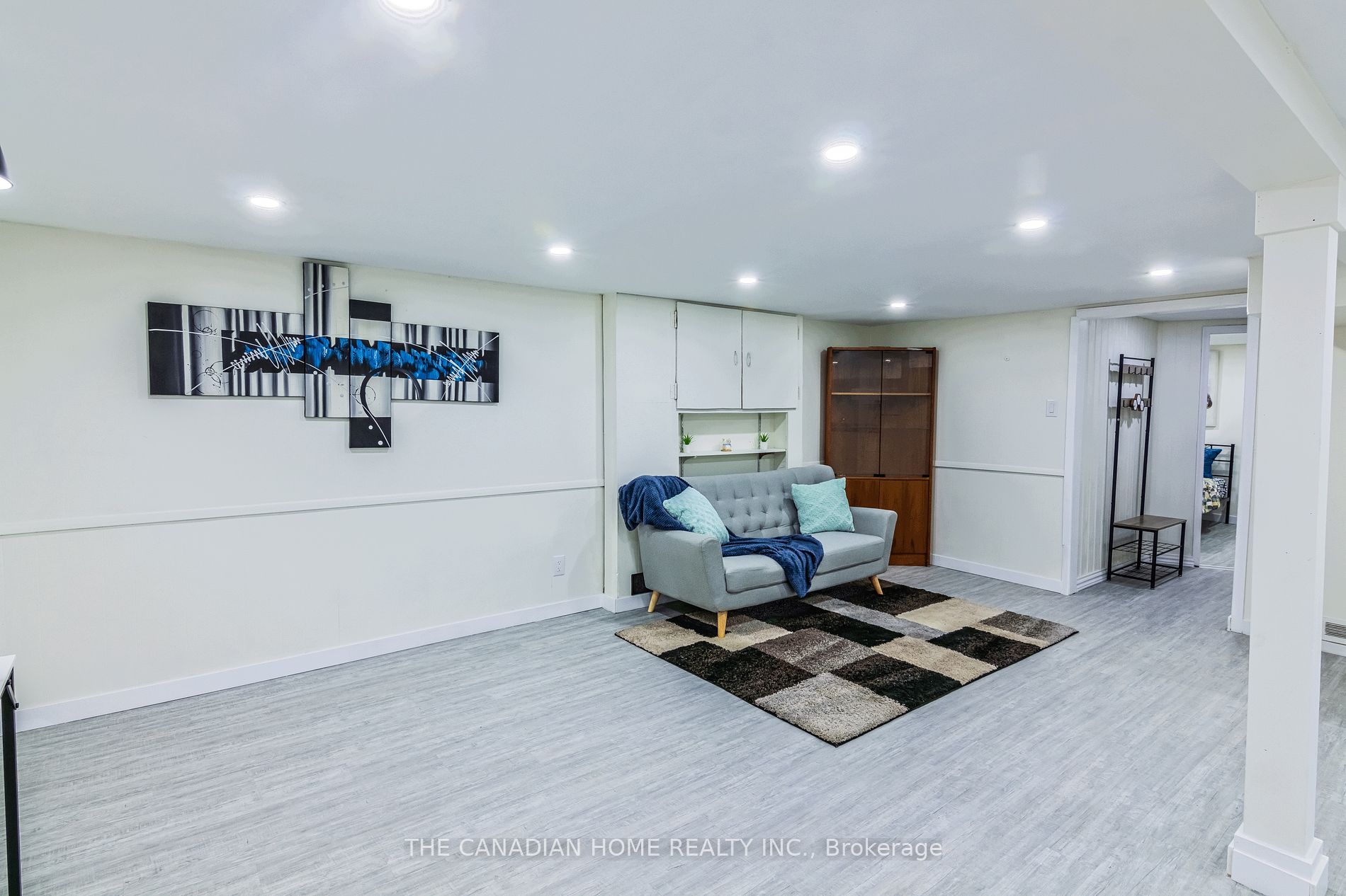 350 Boxbury Dr Property Photo 13