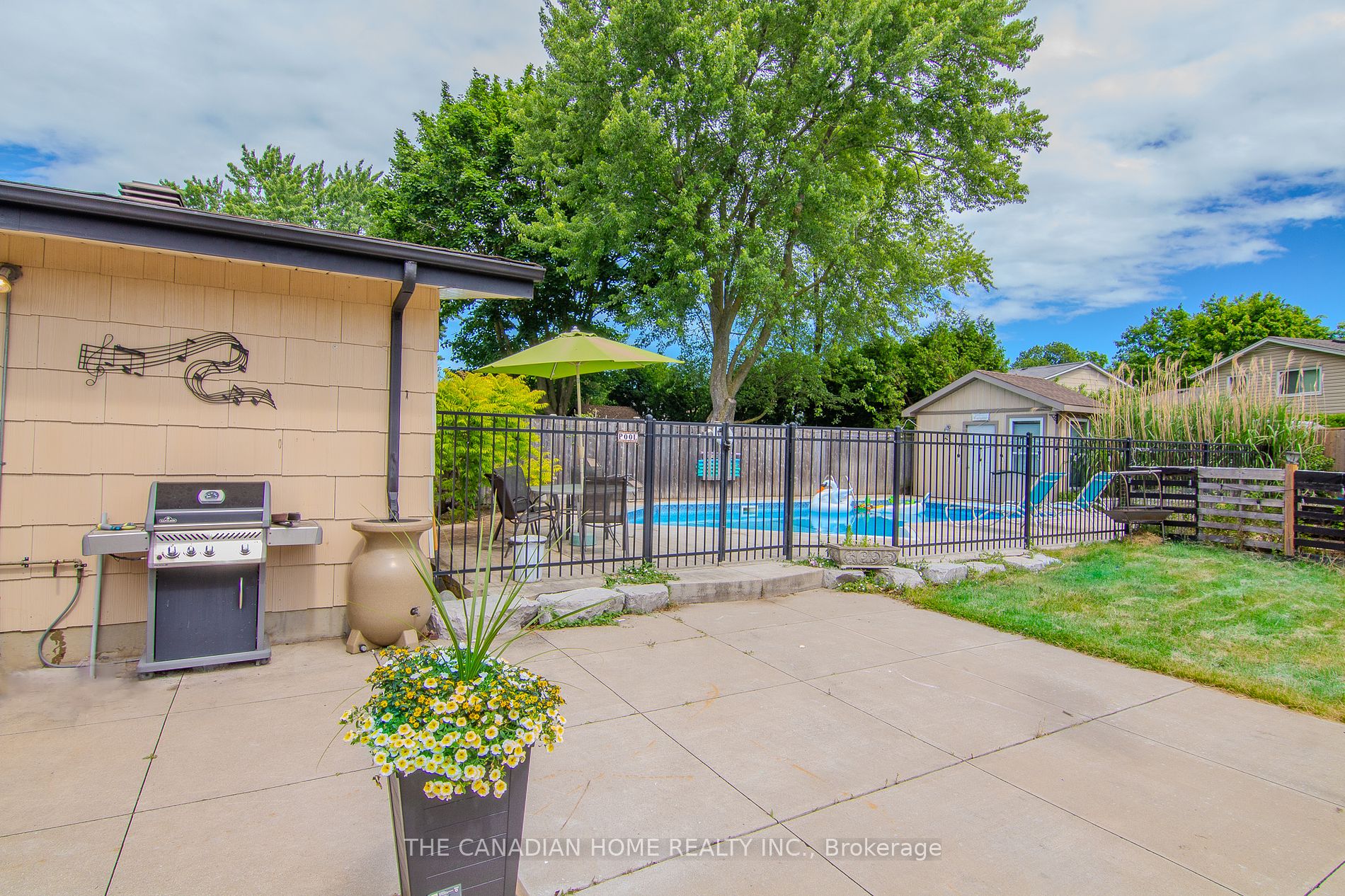 350 Boxbury Dr Property Photo 19