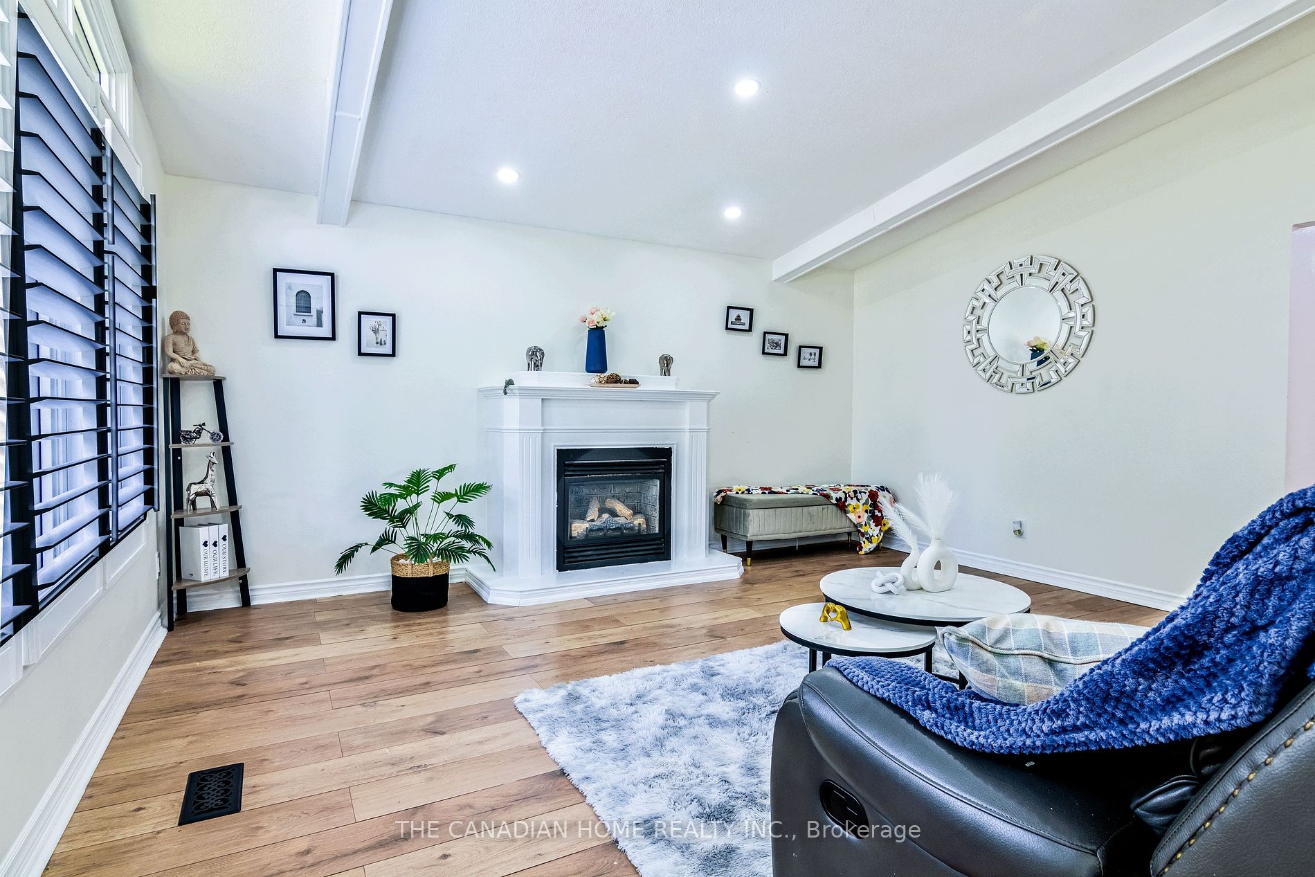 350 Boxbury Dr Property Photo 31