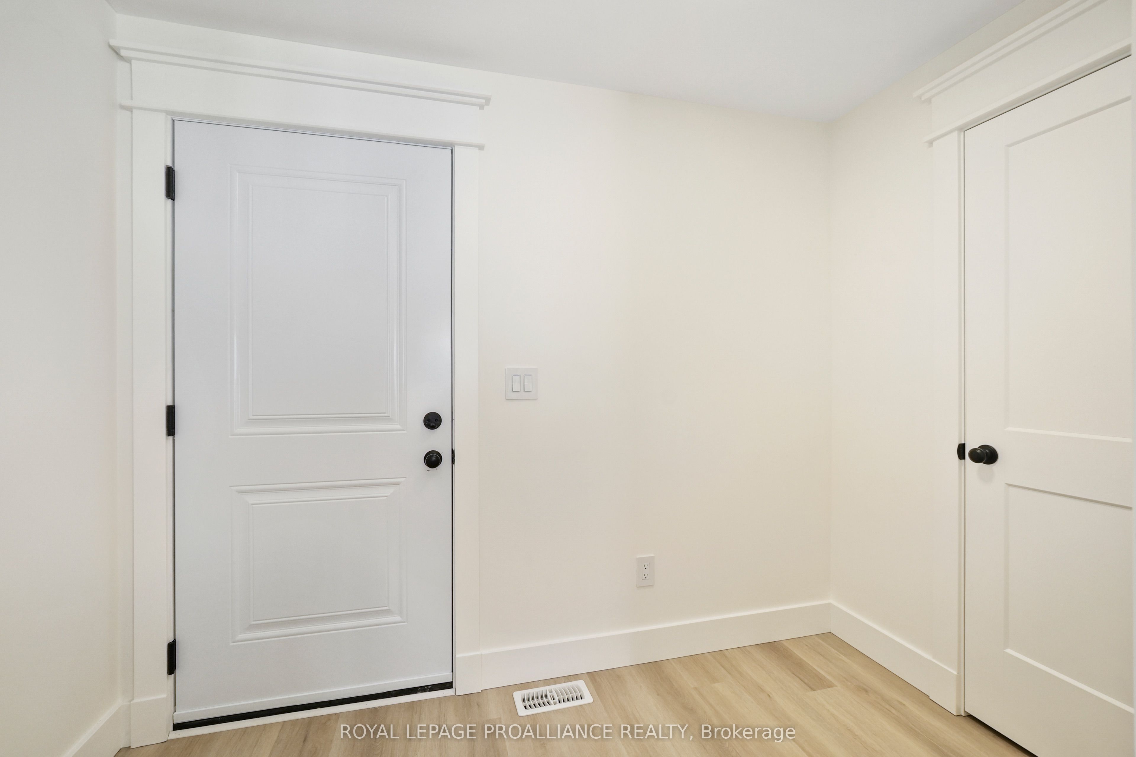 9 Hollingsworth Street Property Photo 18