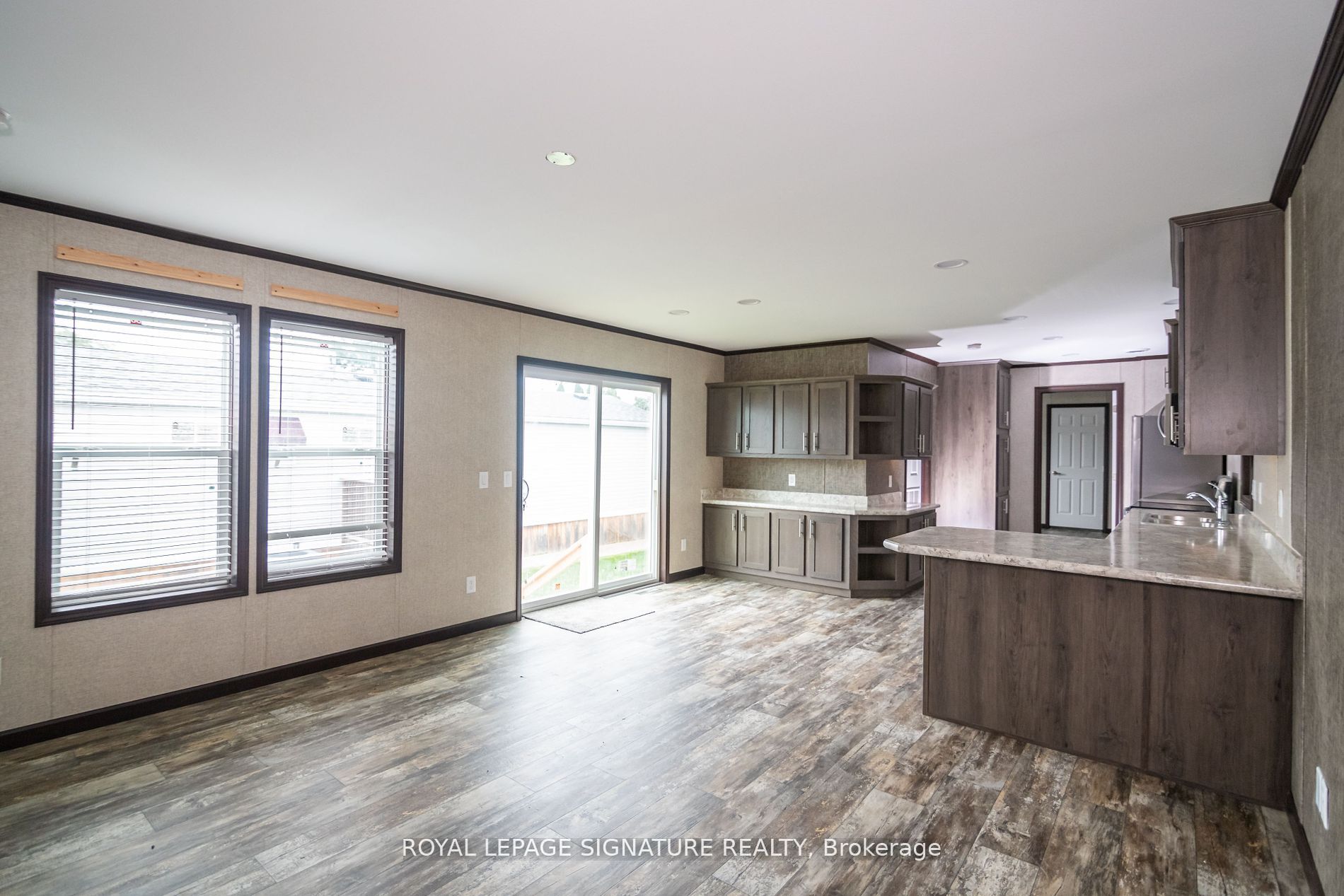 142 Regency Drive Property Photo 3