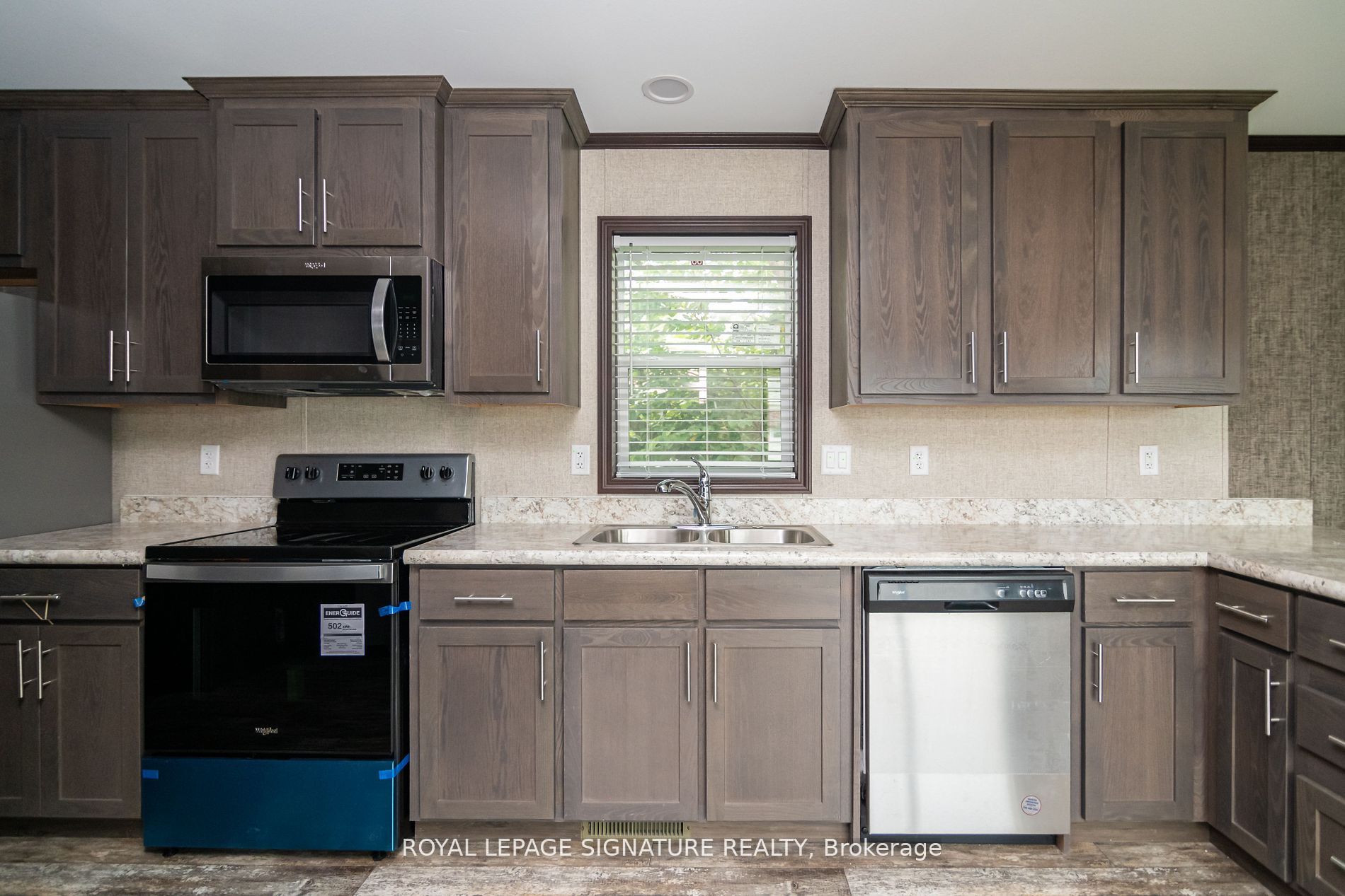 142 Regency Drive Property Photo 6