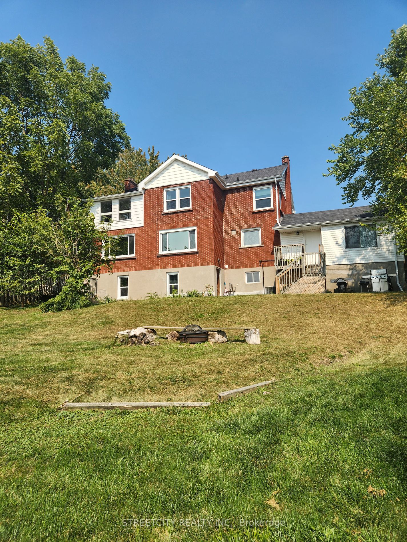 1099 Hamilton Rd Property Photo