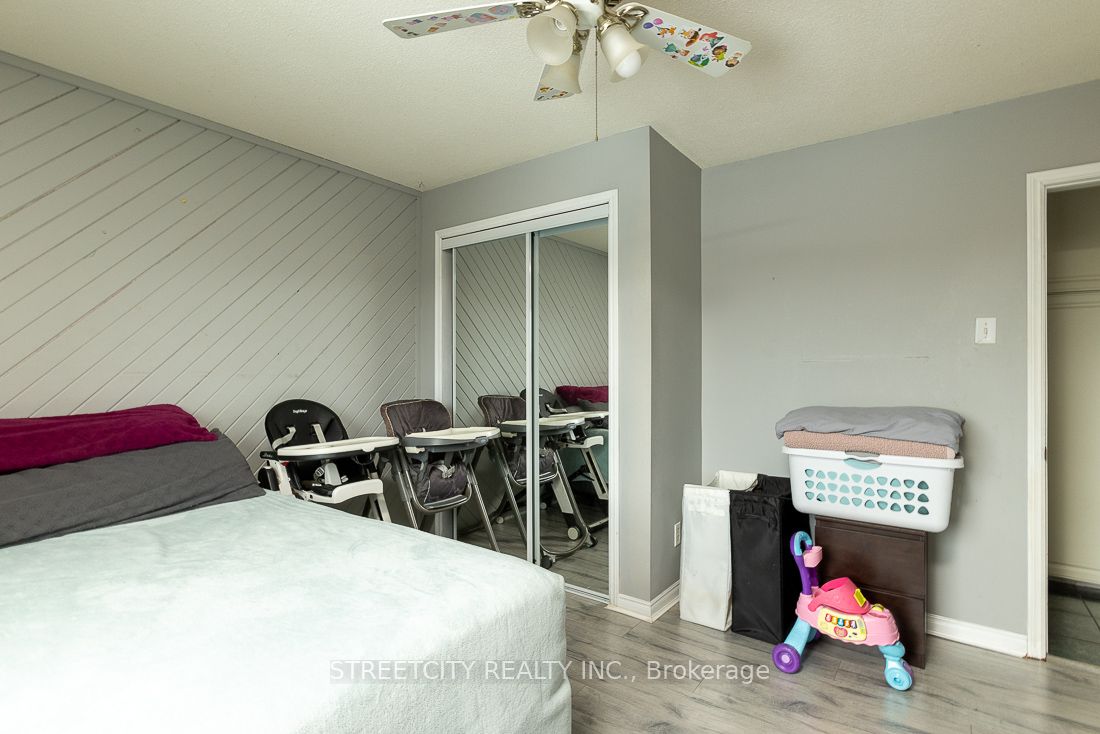 1099 Hamilton Rd Property Photo 4