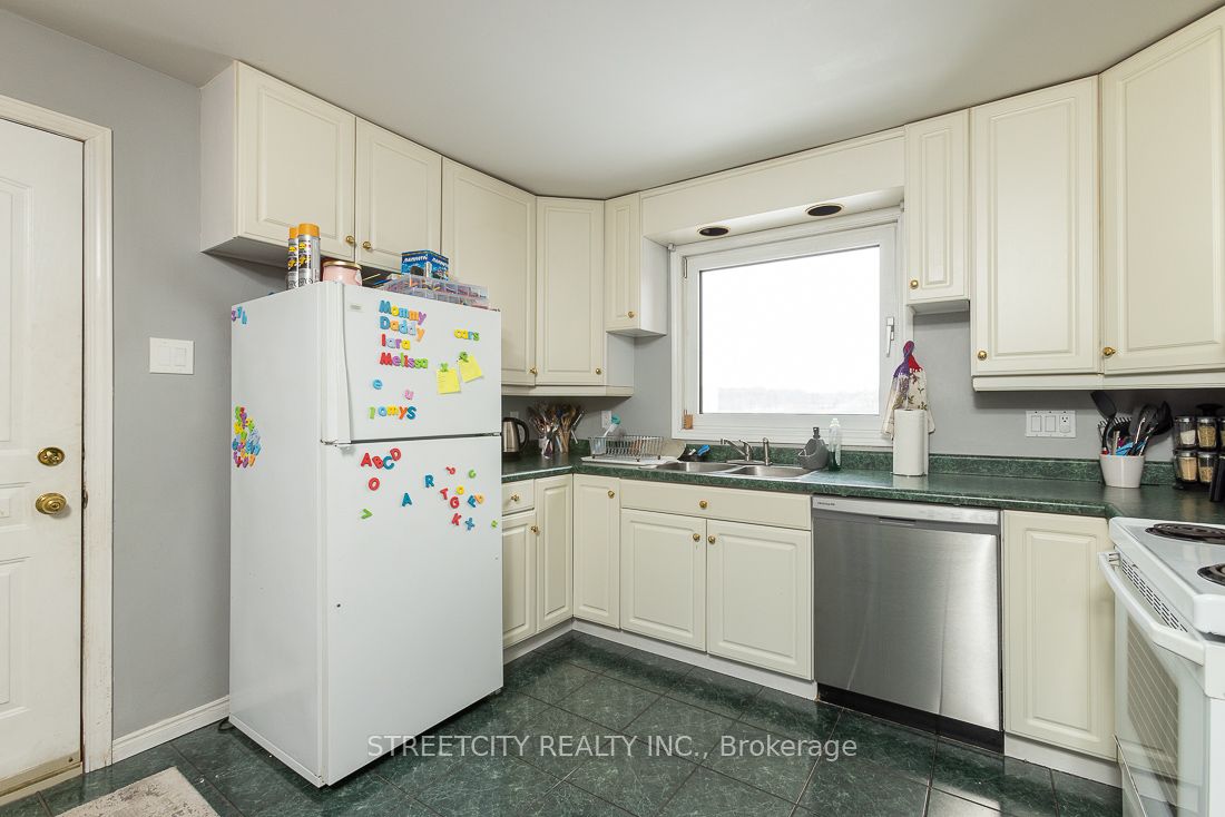 1099 Hamilton Rd Property Photo 5