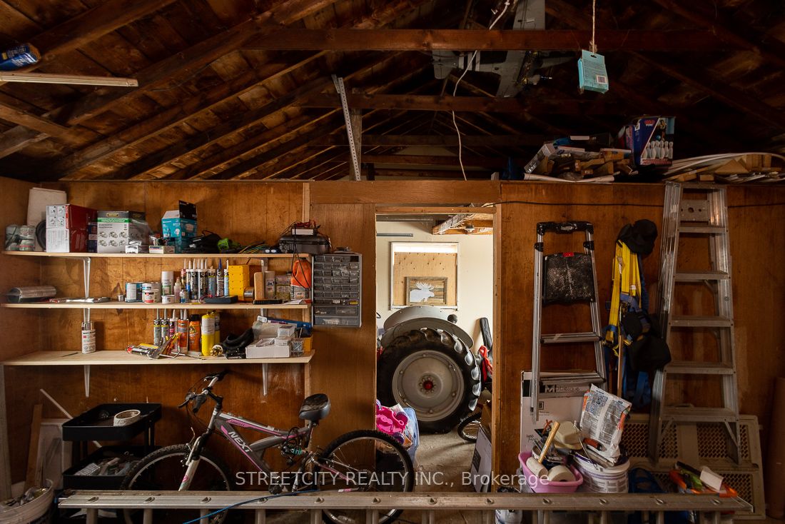 1099 Hamilton Rd Property Photo 7