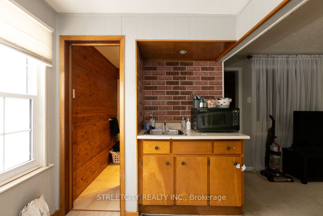 1099 Hamilton Rd Property Photo 11