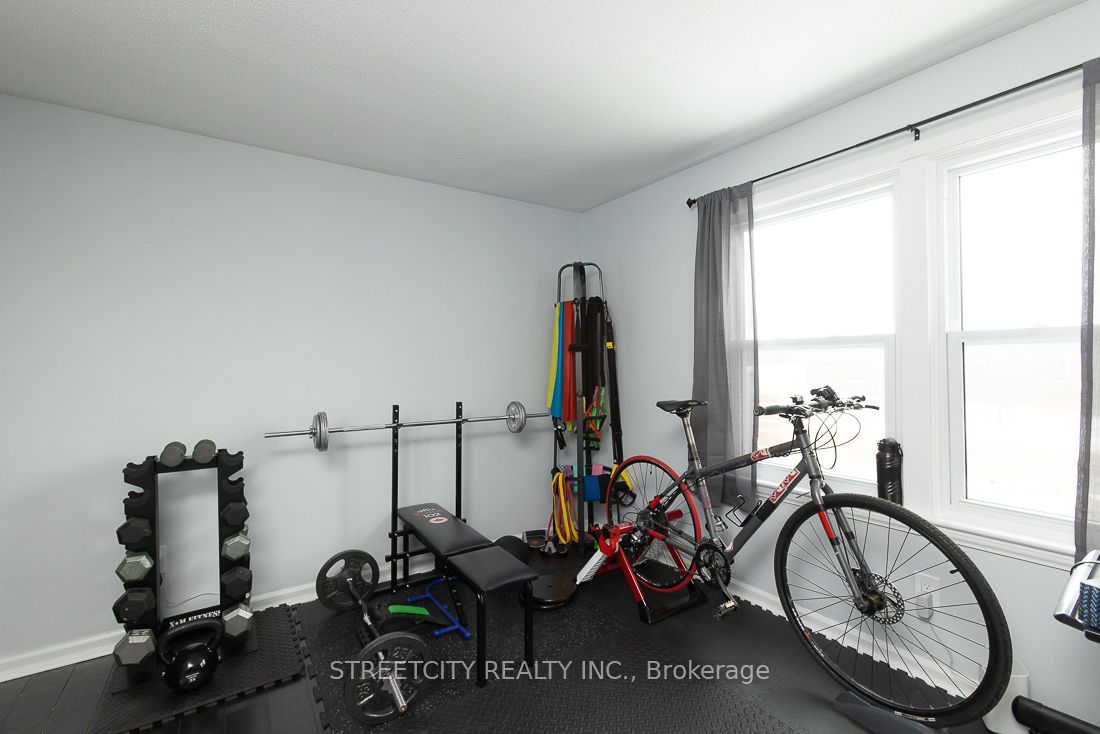 1099 Hamilton Rd Property Photo 20