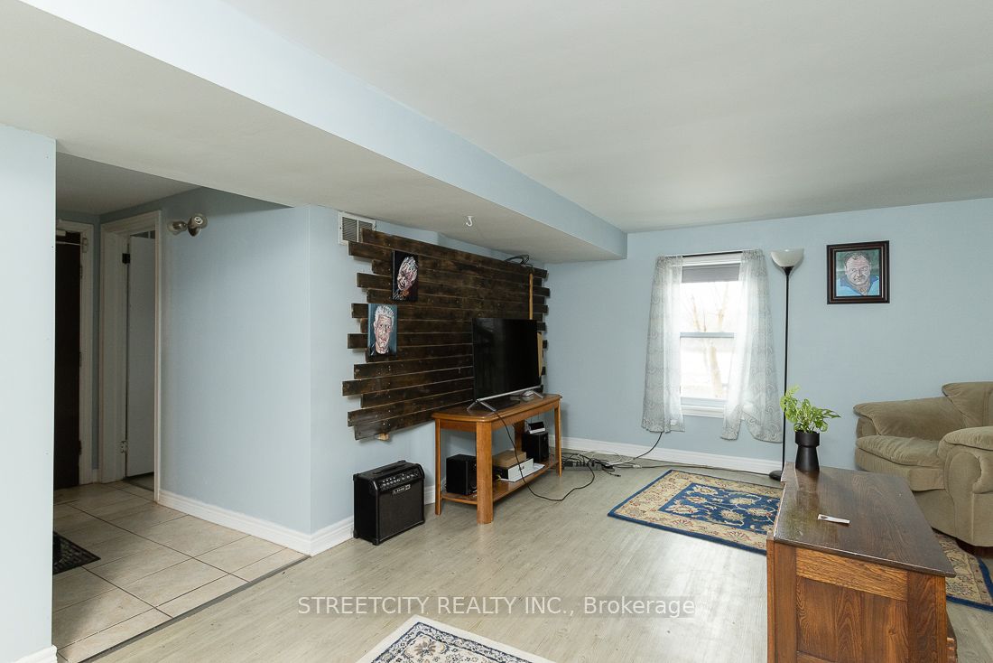 1099 Hamilton Rd Property Photo 24