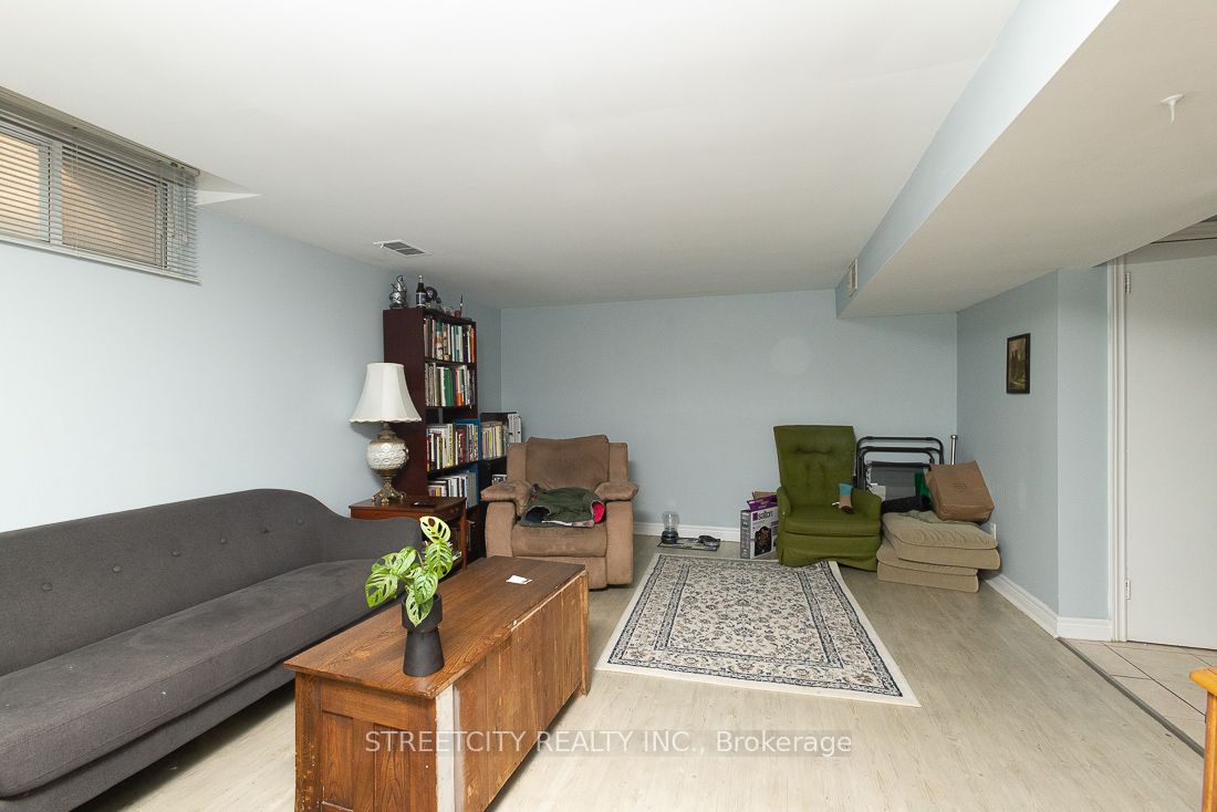 1099 Hamilton Rd Property Photo 25