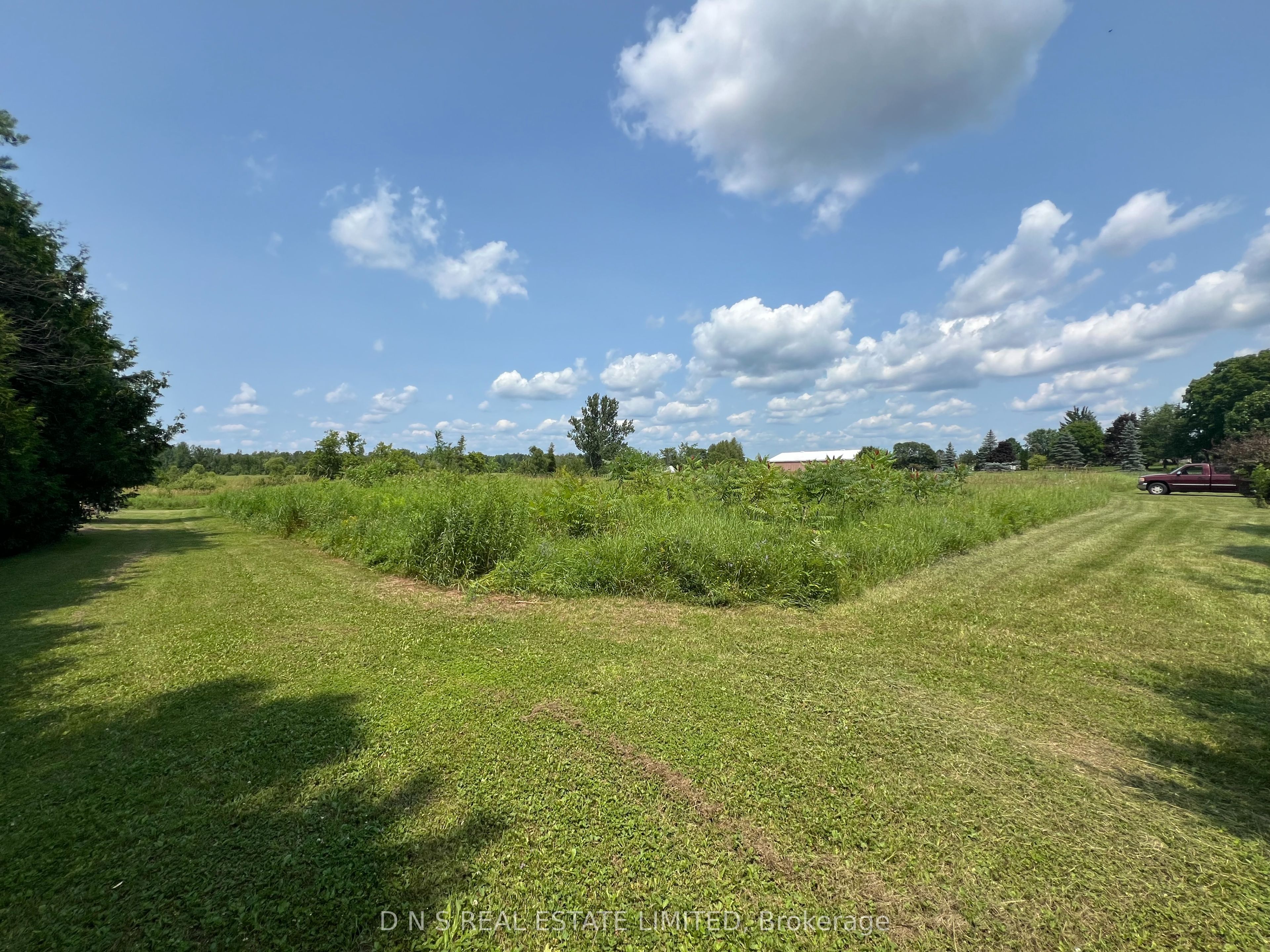 1784 7th Line Property Photo 1
