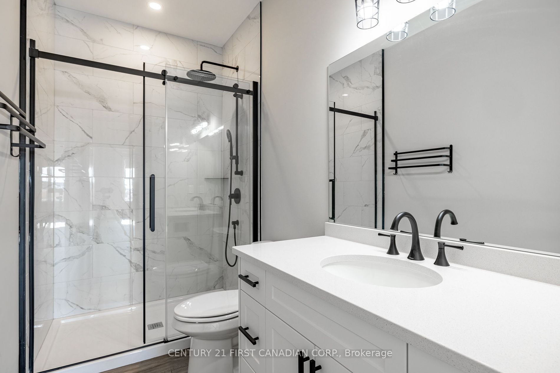 32 Postma Cres Property Photo 11