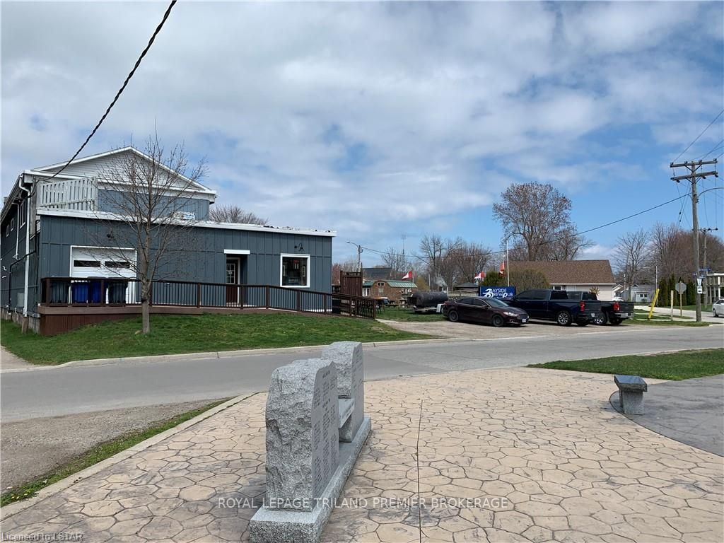 18094 Erie Shore Drive Property Photo 16