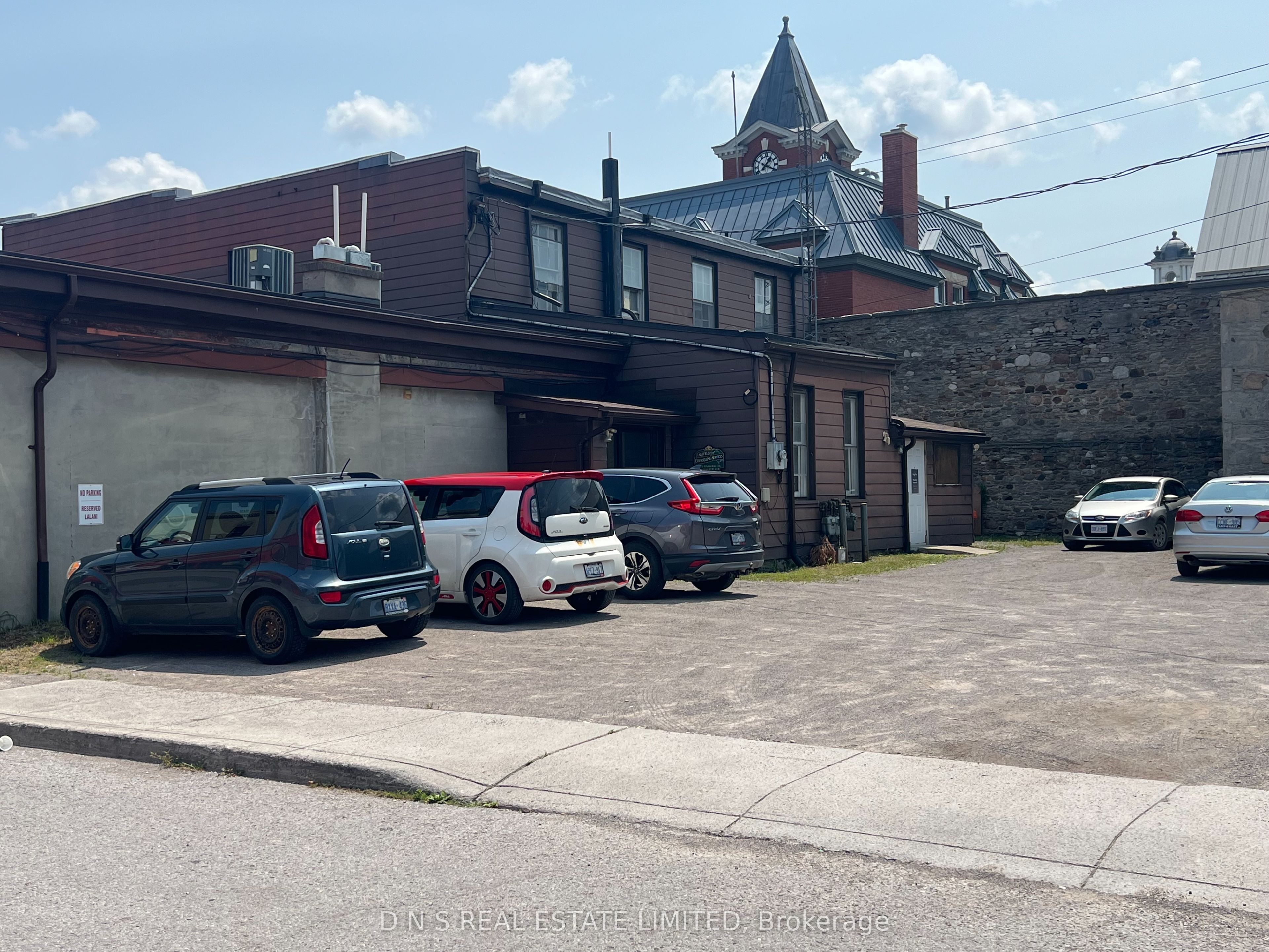 18 Queen Street Property Photo 10