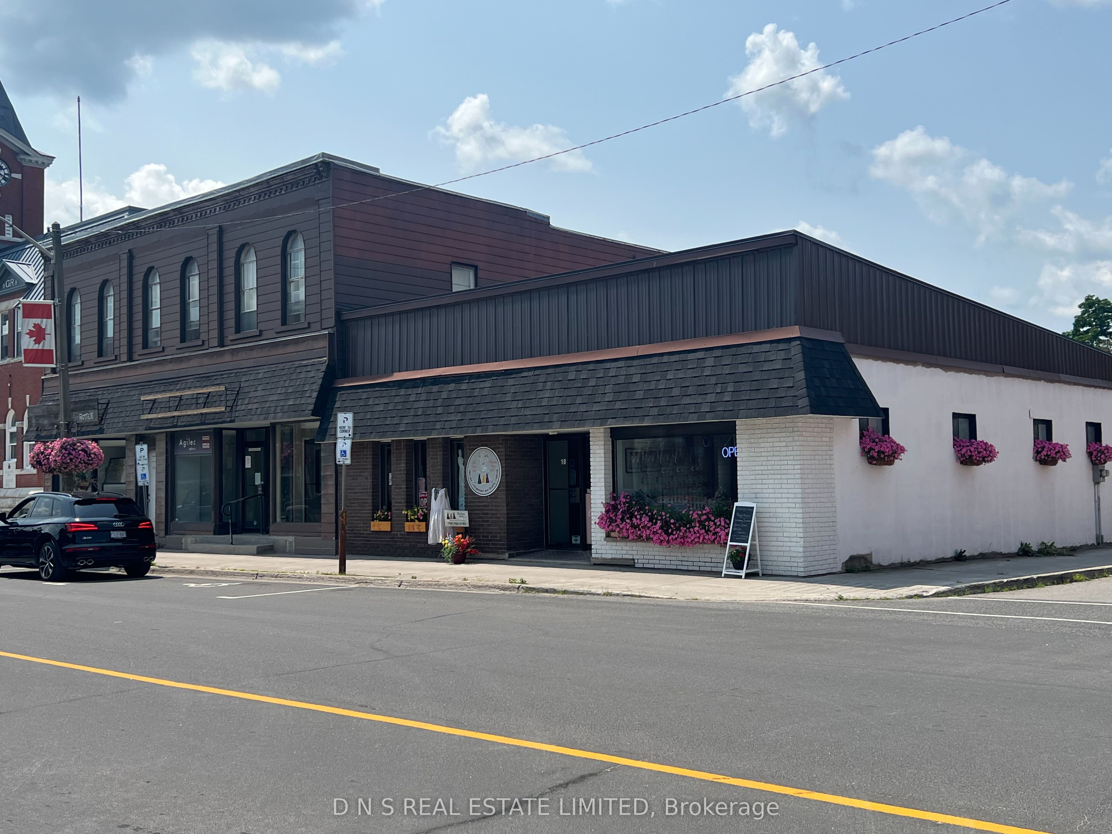 18 Queen Street Property Photo 12