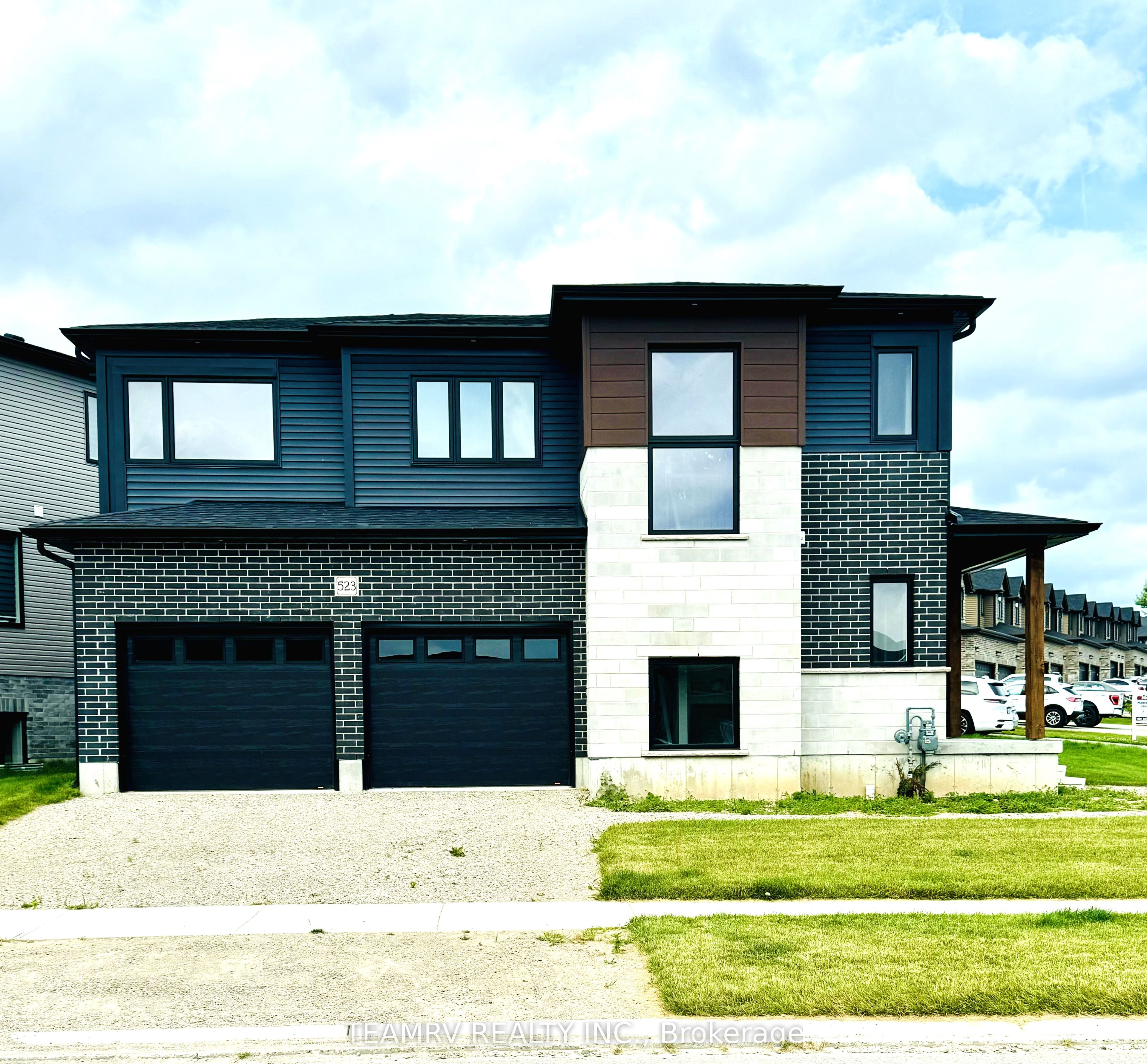 523 Fairway Road Property Photo 1