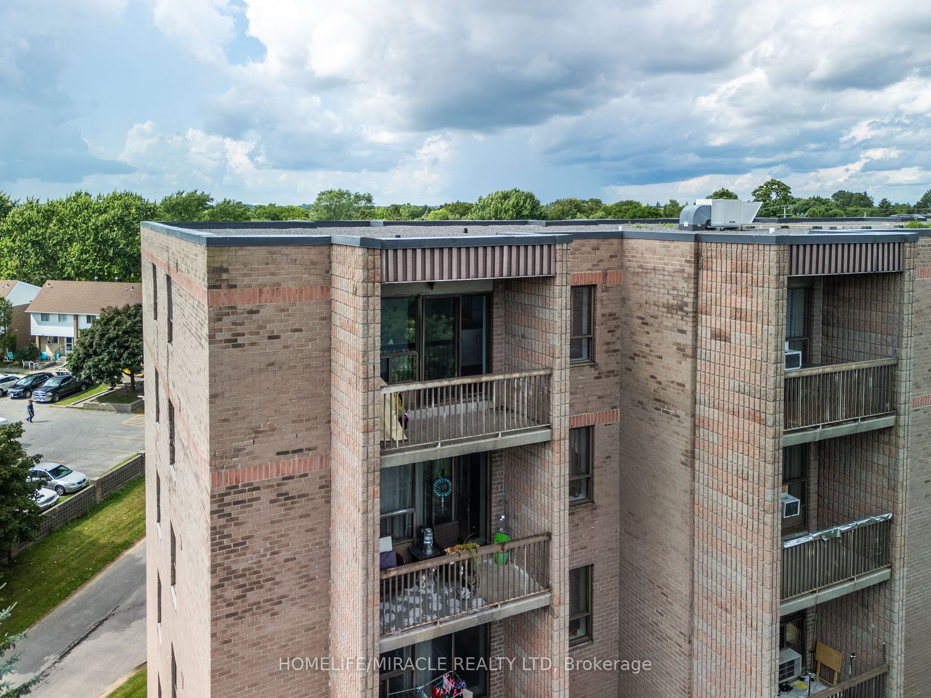 17 Eldon Hall Pl 8 Property Photo 2