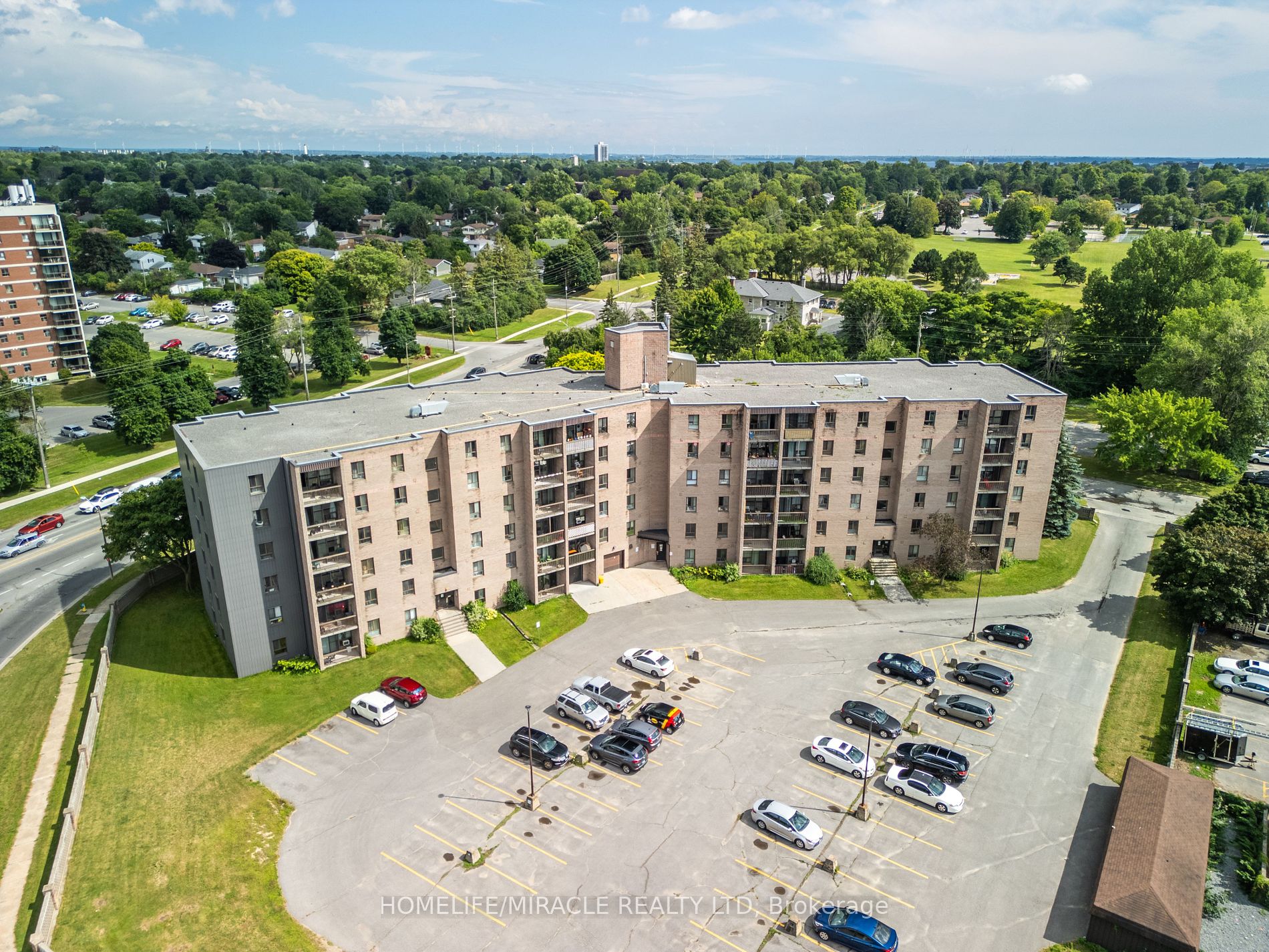 17 Eldon Hall Pl 8 Property Photo 3