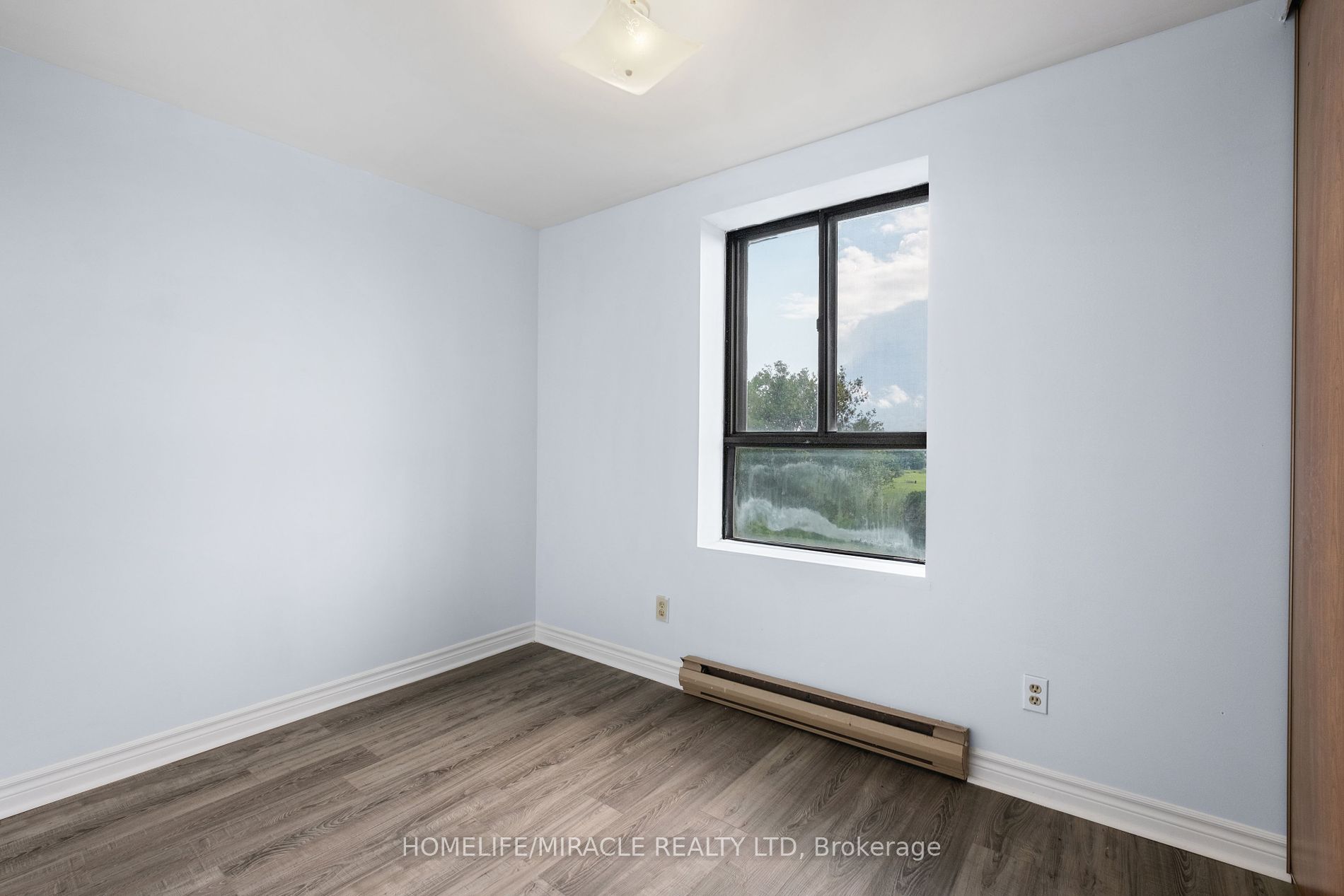 17 Eldon Hall Pl 8 Property Photo 10
