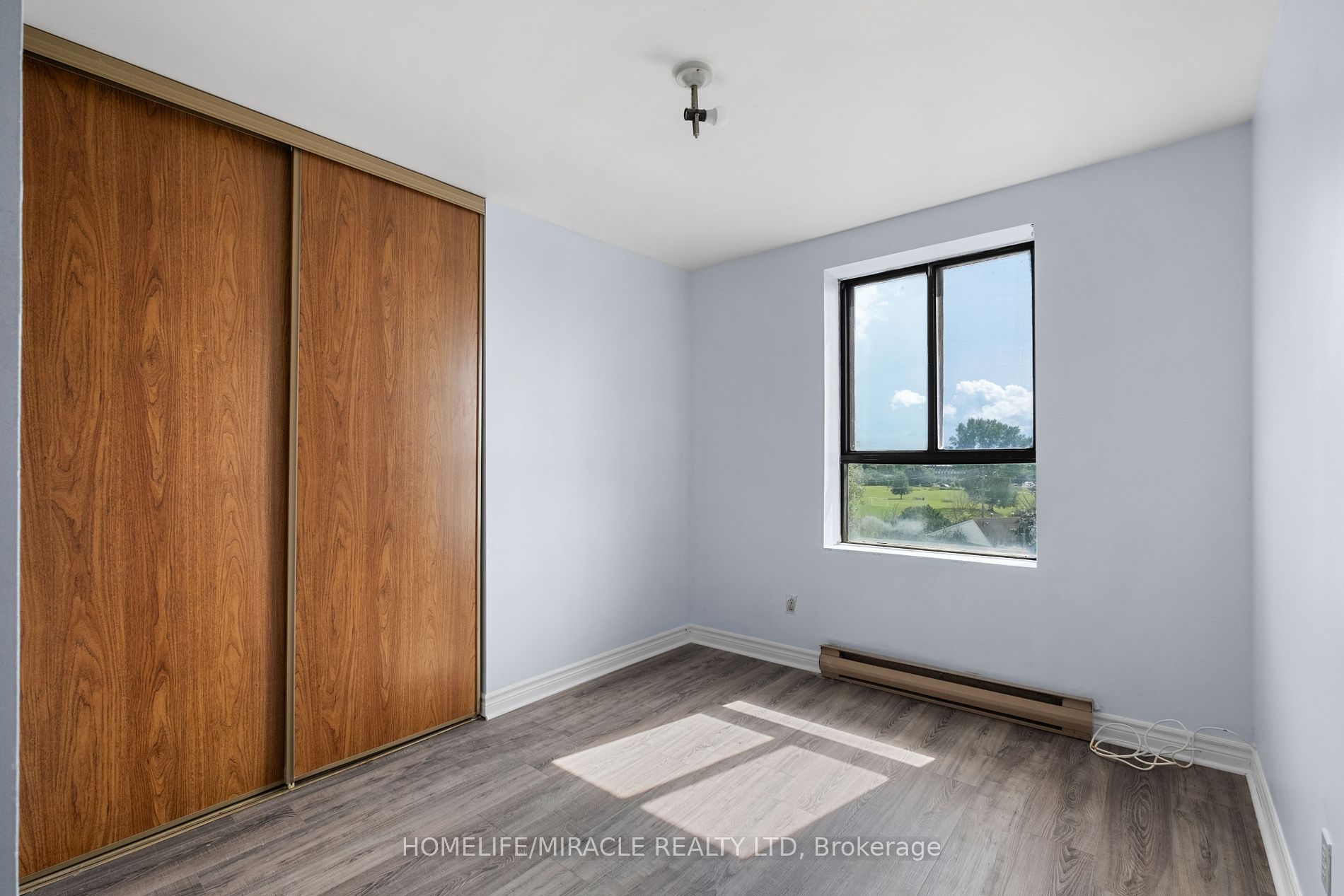 17 Eldon Hall Pl 8 Property Photo 13