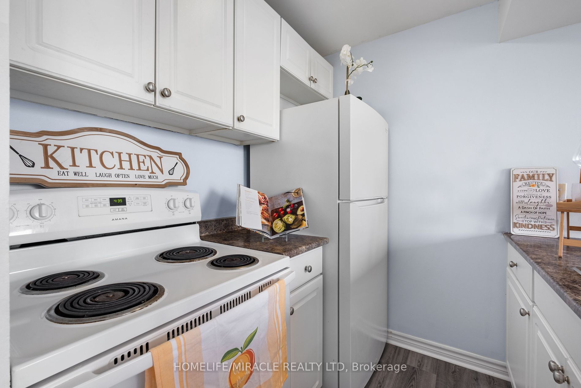 17 Eldon Hall Pl 8 Property Photo 19