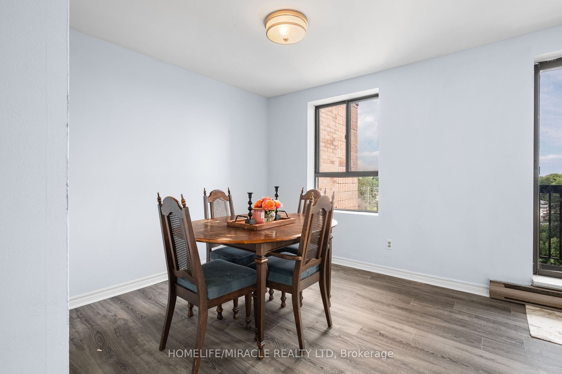 17 Eldon Hall Pl 8 Property Photo 20