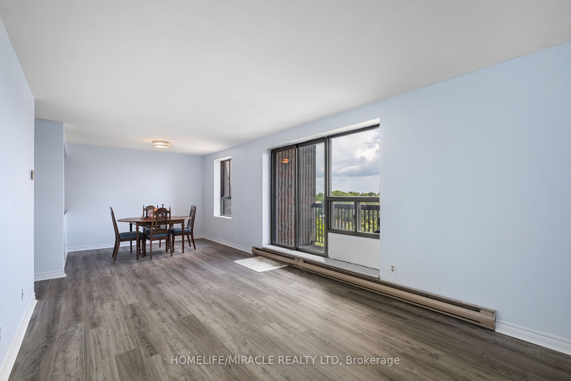 17 Eldon Hall Pl 8 Property Photo 24