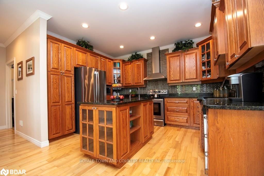 422 Highway 7a E Property Photo 2