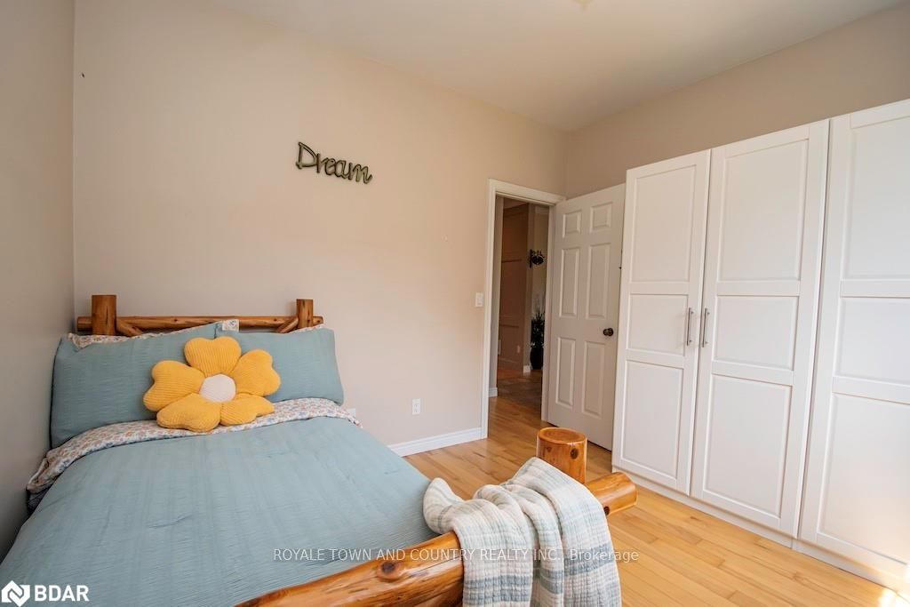 422 Highway 7a E Property Photo 4