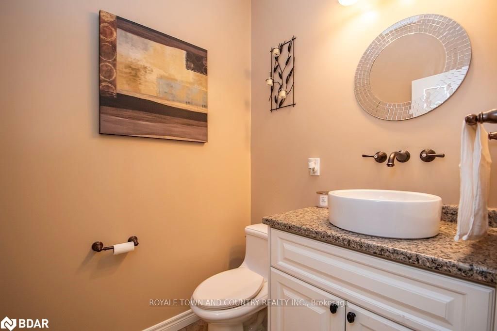422 Highway 7a E Property Photo 5