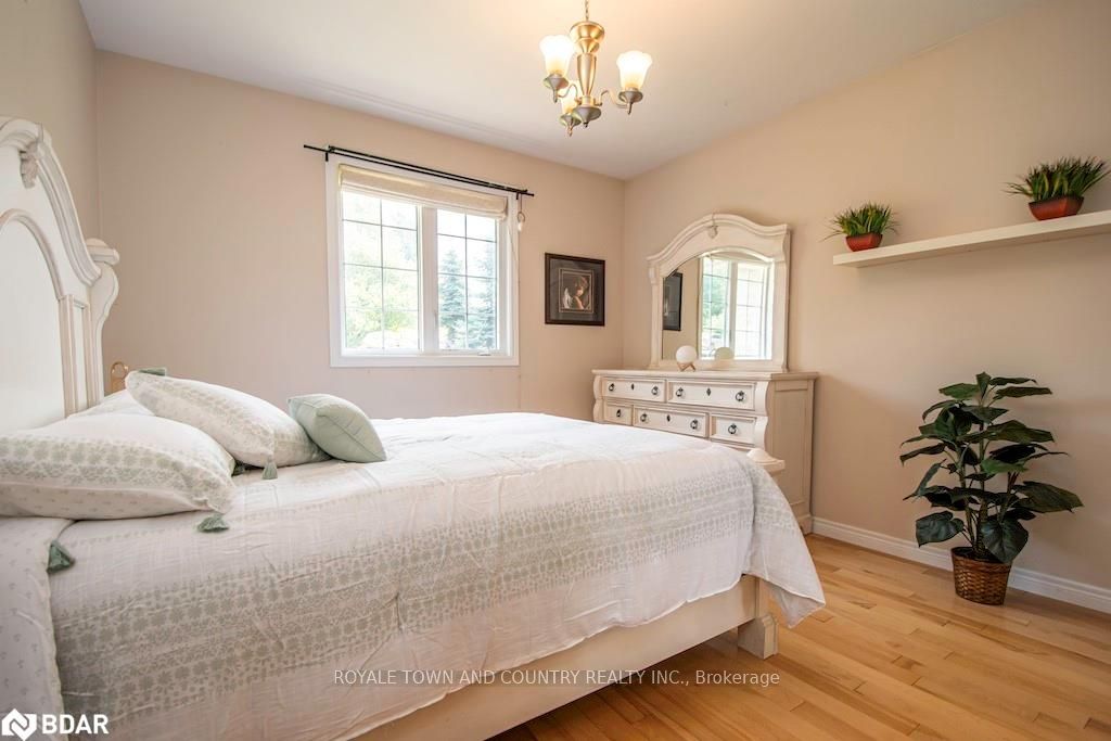 422 Highway 7a E Property Photo 7