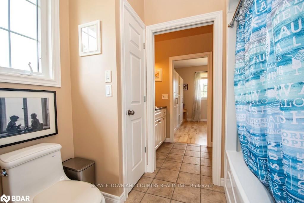 422 Highway 7a E Property Photo 10