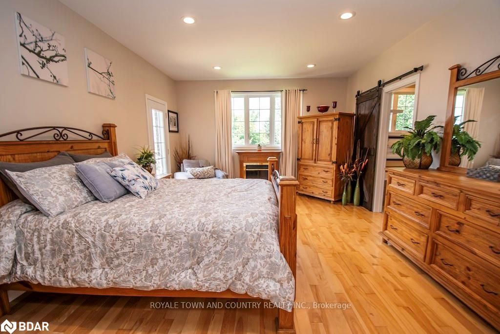 422 Highway 7a E Property Photo 15