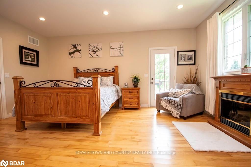 422 Highway 7a E Property Photo 17