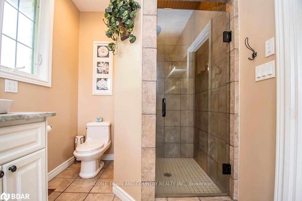 422 Highway 7a E Property Photo 21