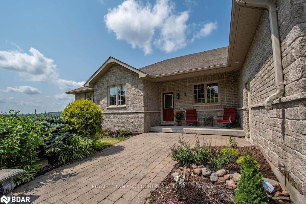 422 Highway 7a E Property Photo 23