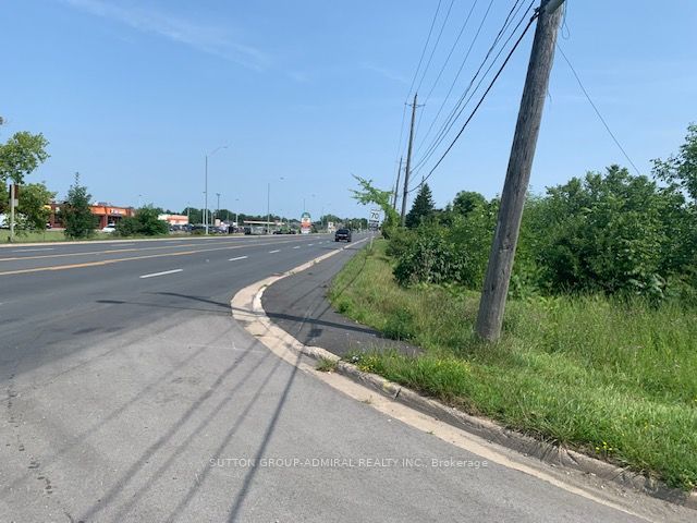 250 West Side Rd Property Photo 4