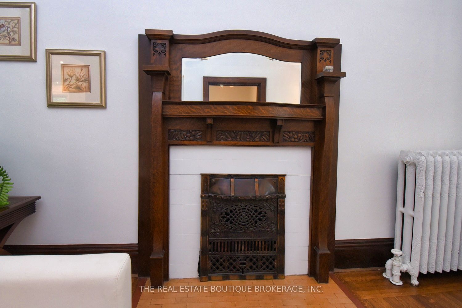 185 Fairleigh Ave S Property Photo 2
