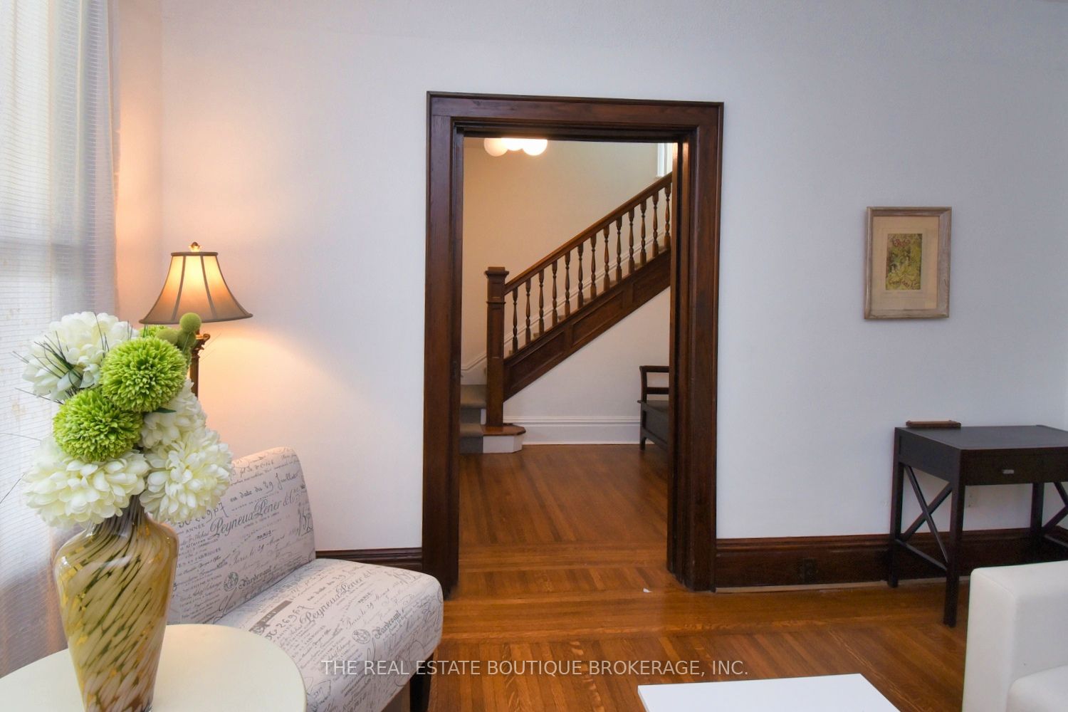 185 Fairleigh Ave S Property Photo 3