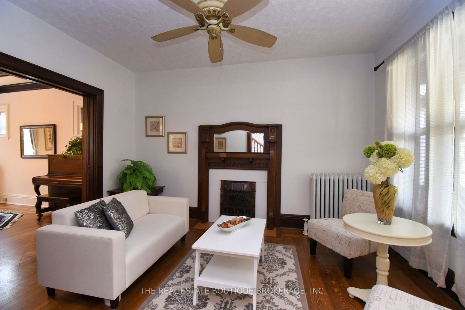 185 Fairleigh Ave S Property Photo 4