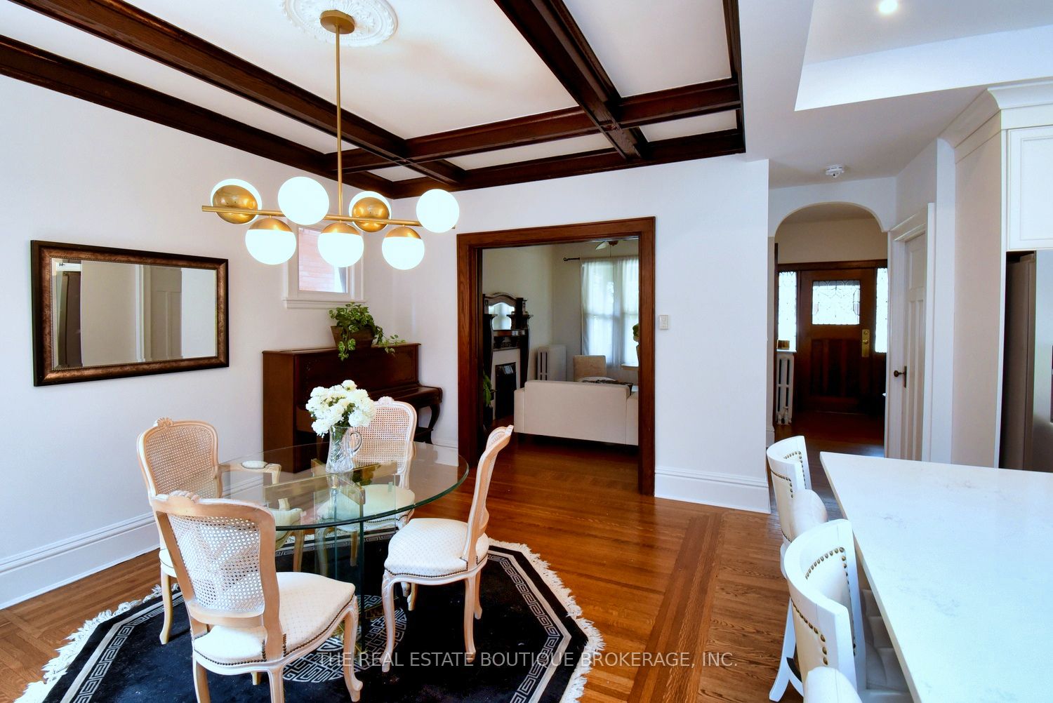 185 Fairleigh Ave S Property Photo 6