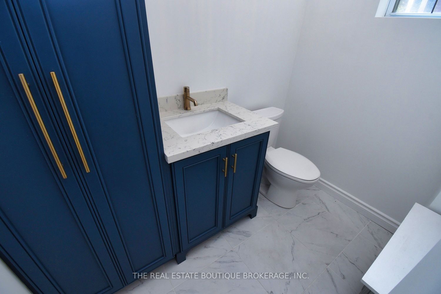 185 Fairleigh Ave S Property Photo 16