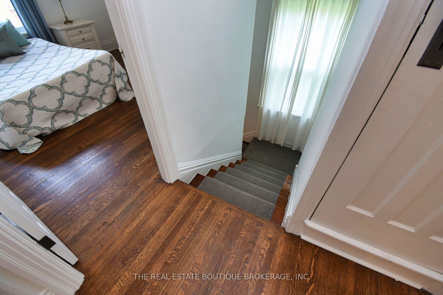 185 Fairleigh Ave S Property Photo 18