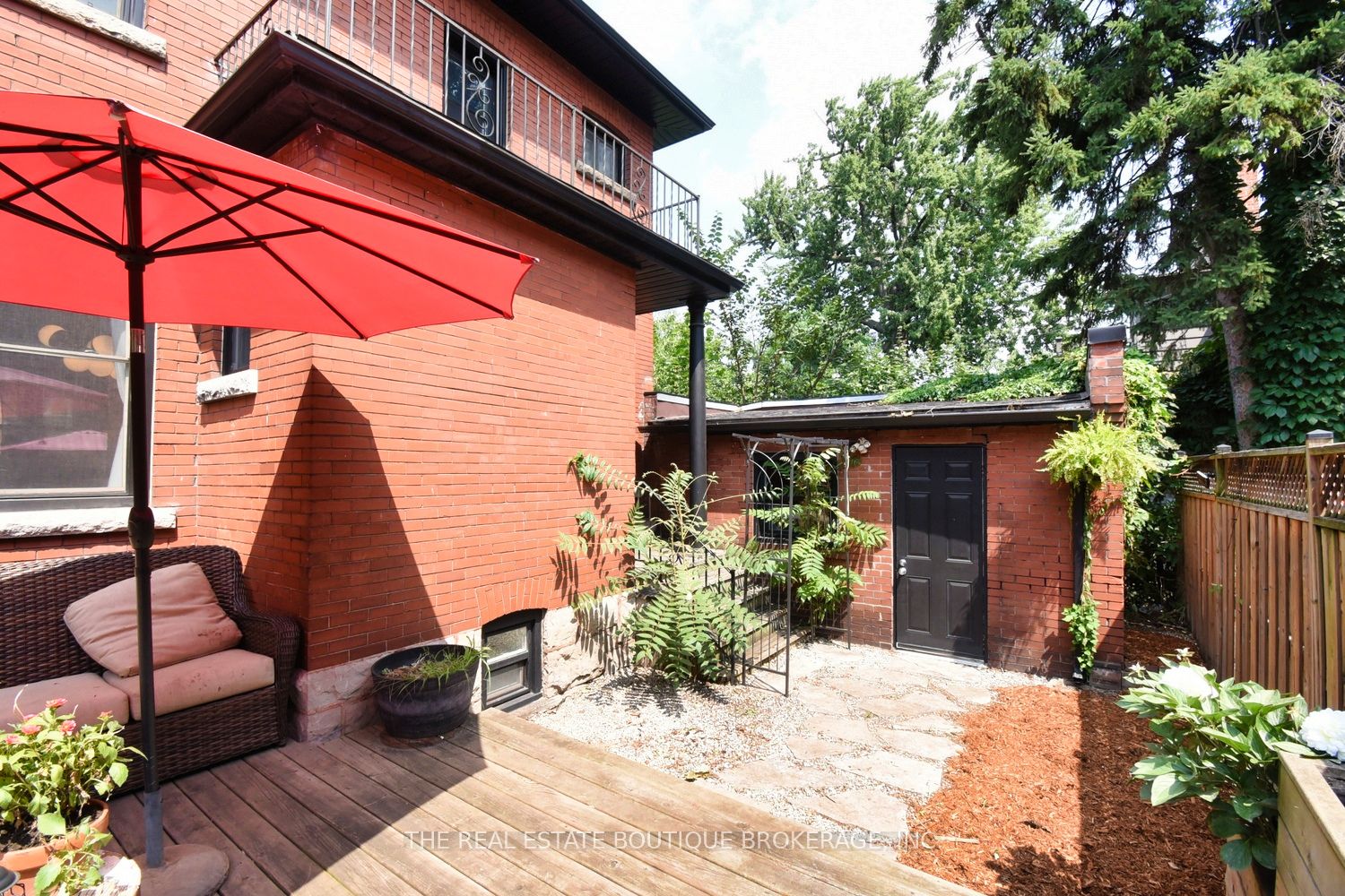 185 Fairleigh Ave S Property Photo 33