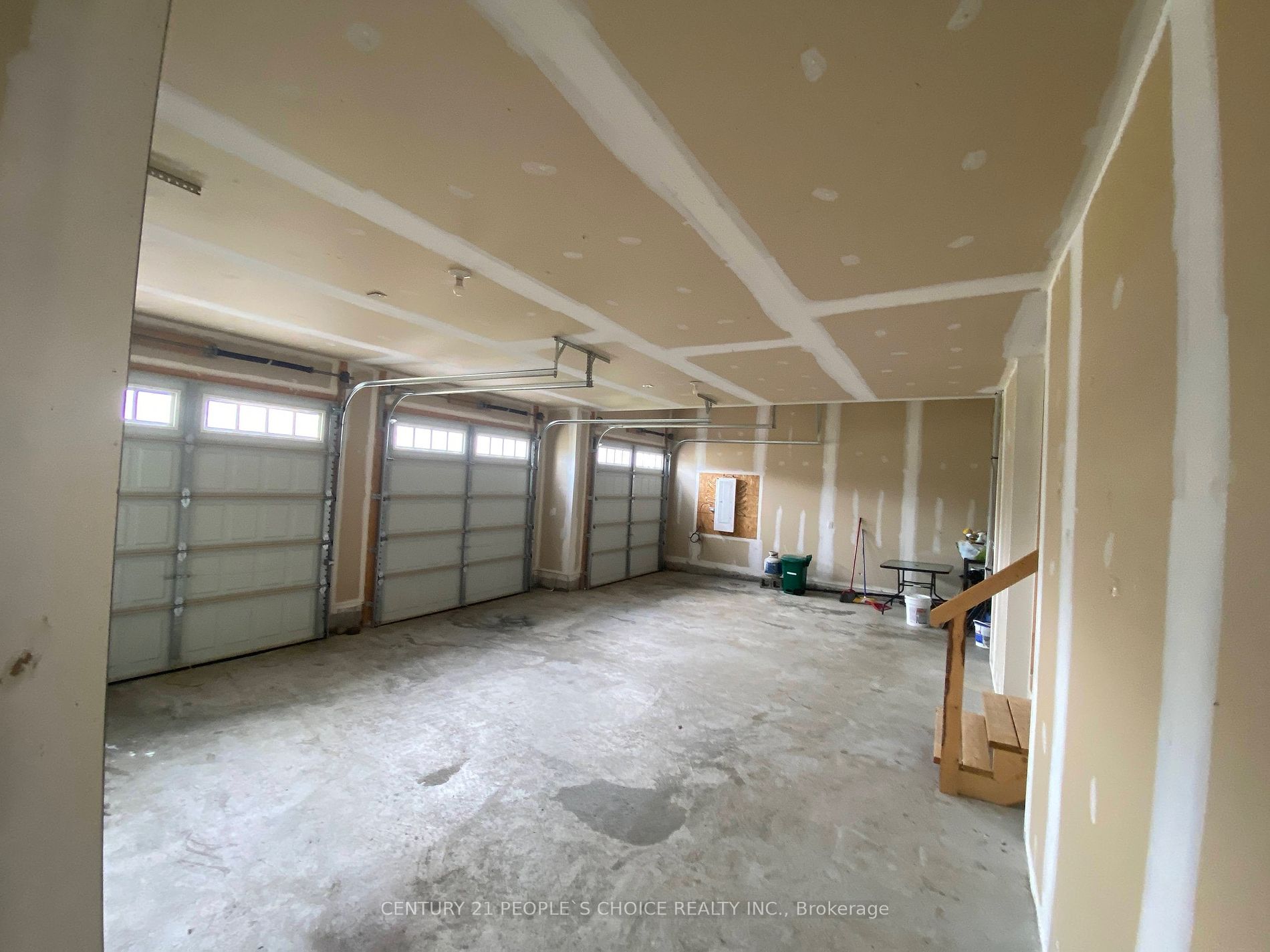 60 Summer Breeze Dr Property Photo 6