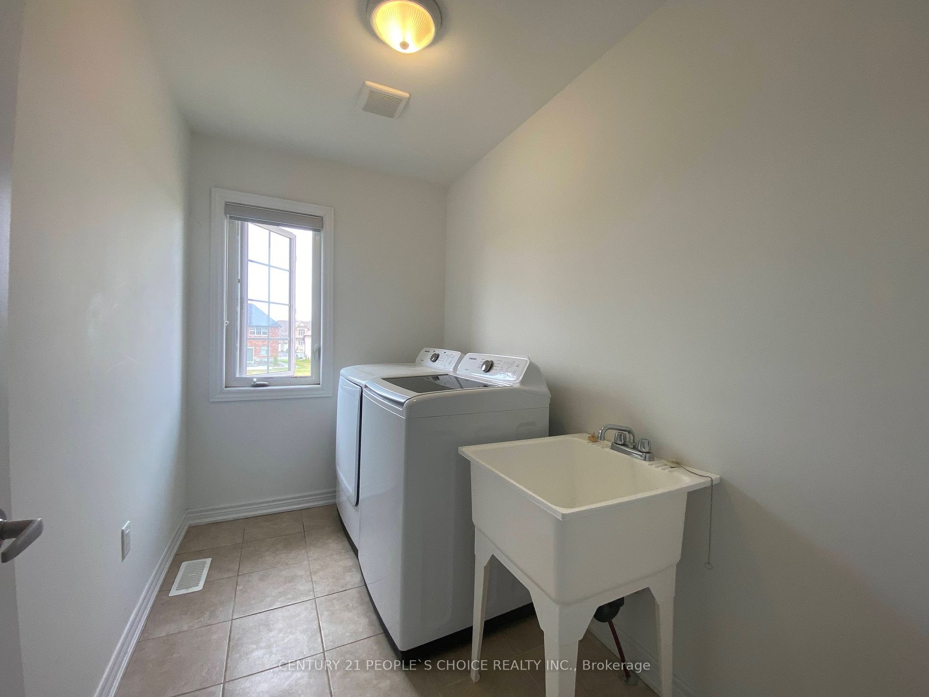 60 Summer Breeze Dr Property Photo 14