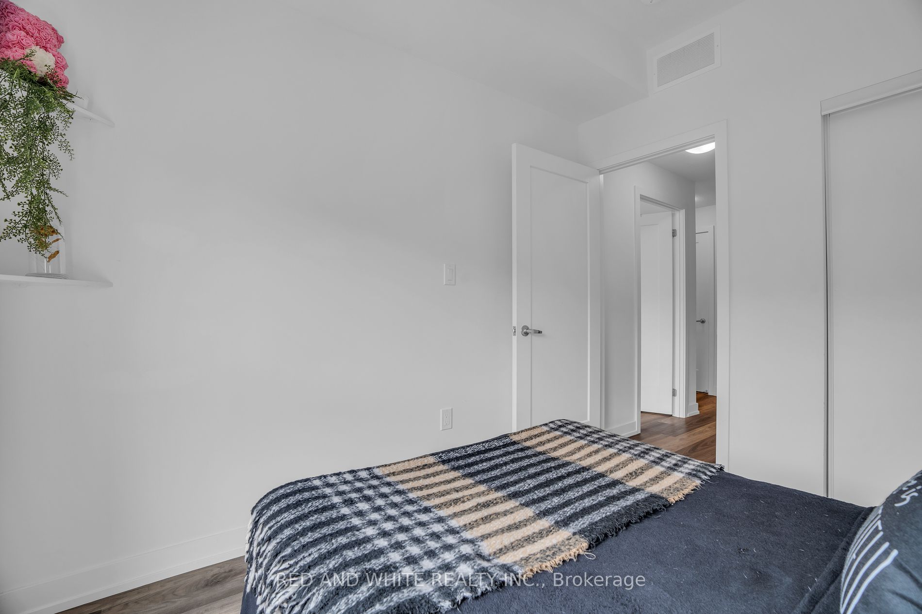20 Palace St 81 Property Photo 16
